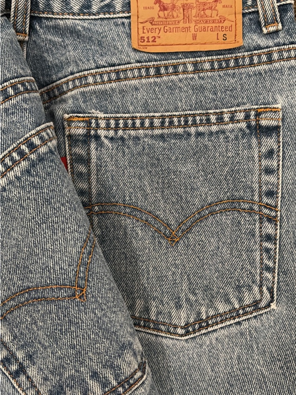 Vintage Levi’s 512 Mom Jeans Slim Fit Straight Leg 12 Regular